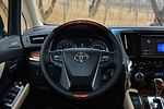 Toyota Alphard: Фото 2