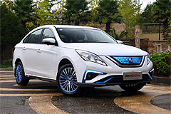 Фото Dongfeng Forthing S50 EV